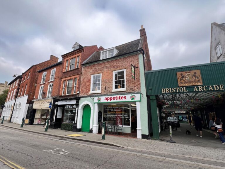 Historic features uncovered as Sleaford shopfronts given a new lease of life