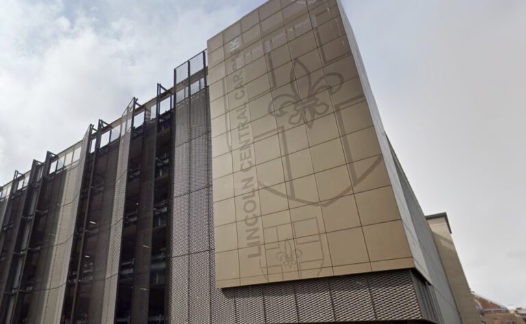 Free parking for late night Christmas shopping in Lincoln