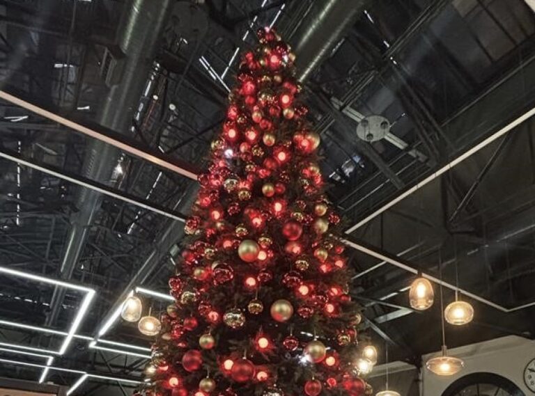 Lincoln Cornhill Market announces Merry and Bright hourly light show