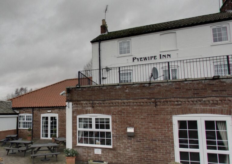 Glamping pods plans at Lincoln pub refused because of flood risk